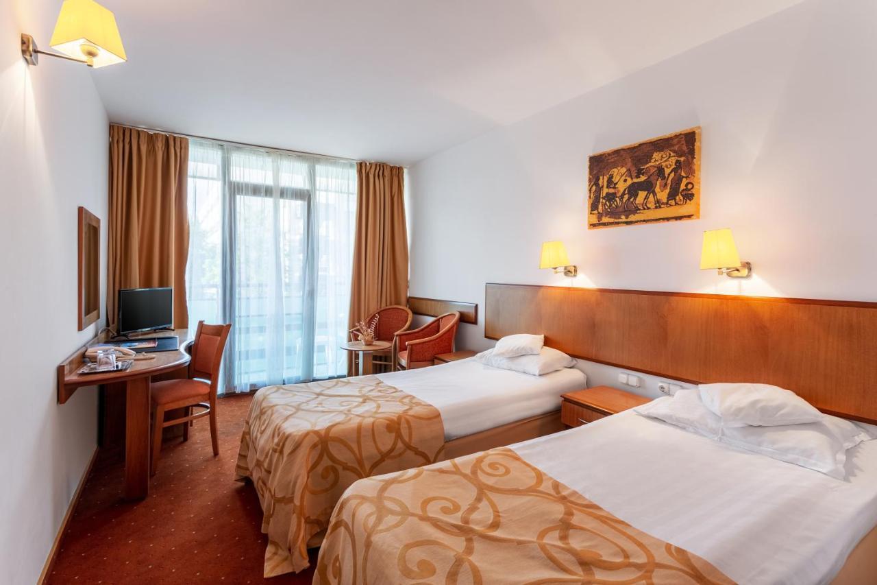 Hotel Cleopatra Saturn Esterno foto