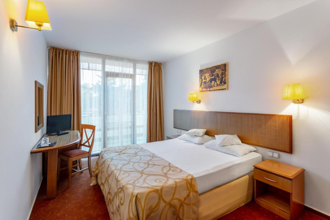 Hotel Cleopatra Saturn Esterno foto